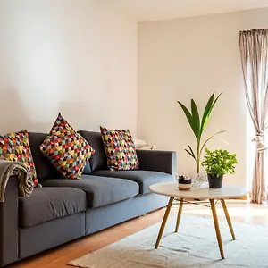 Grosse Louise In Der Neustadt Fuer Familien & Apartament
