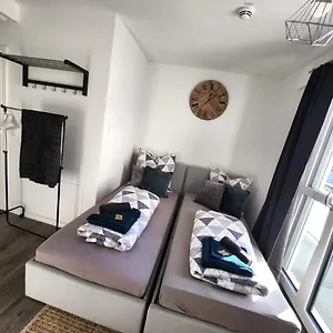 Apartment Modernes Mit Wifi, Aufzug & Kostenlos Parken El-living Augsburg