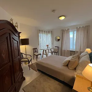Privatunterkunft 15 Qm Mit Gemeinschaftsbad München